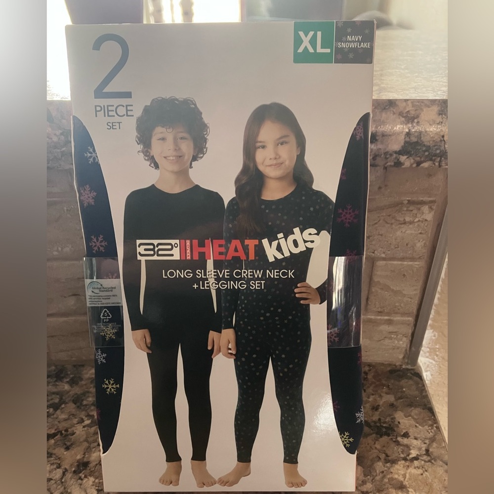 32 Degrees Kids Heat Set - Black with Colorful Pattern
